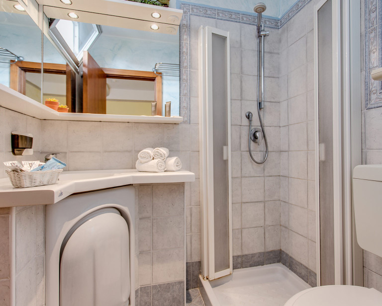 media.Gallery_CameraBagno_1Hotel_-Gallia_Ceseantico